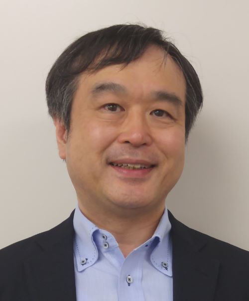 講師